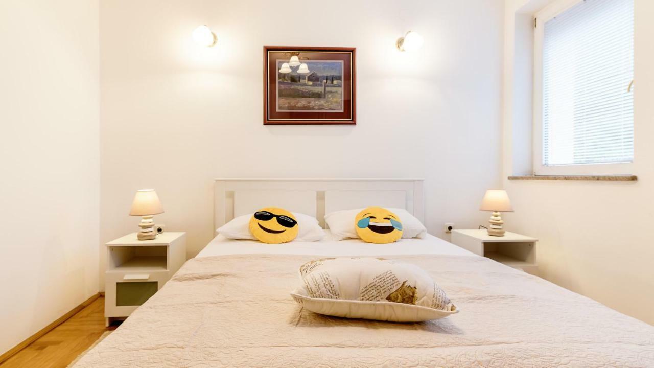 Central Apartment Smiley - Free Parking Zagreb Exterior foto