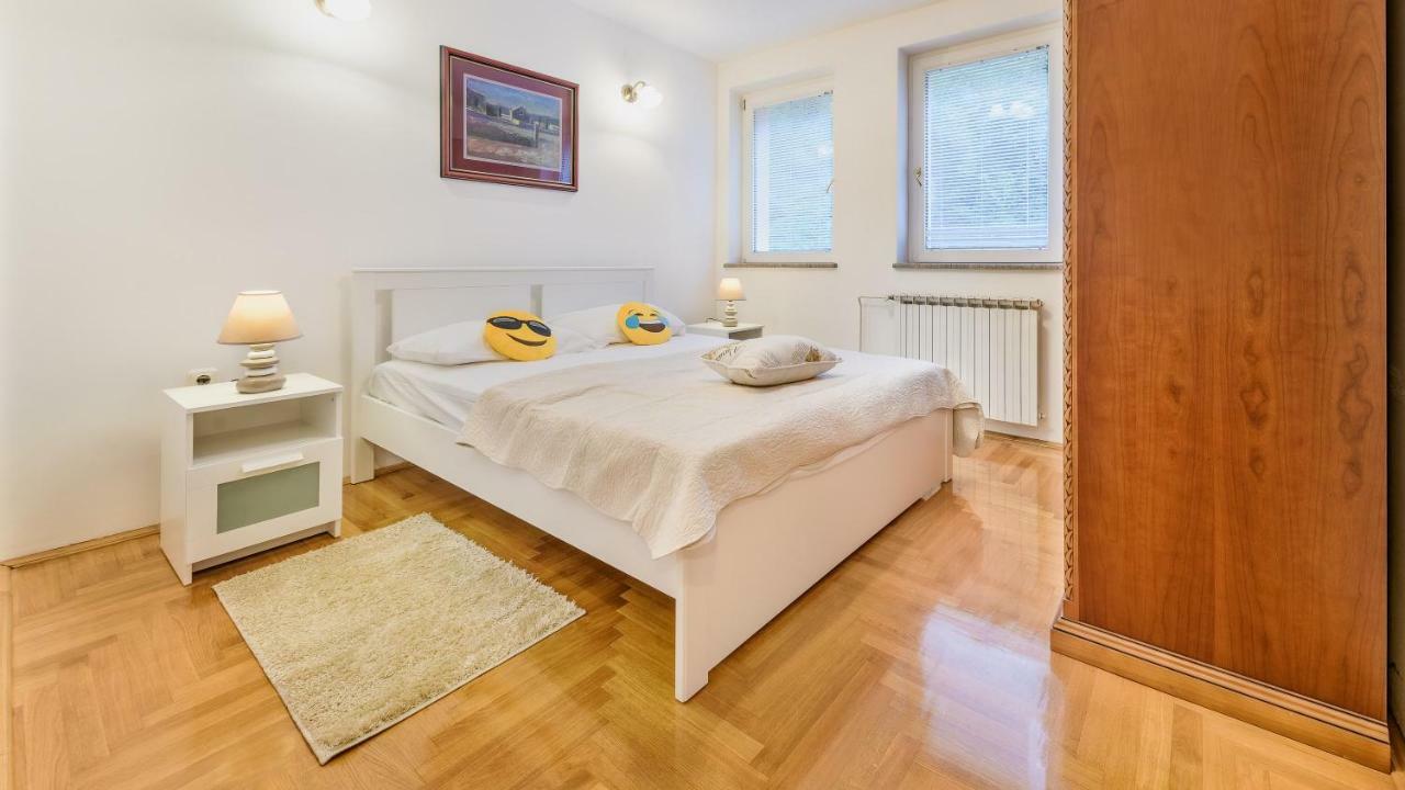 Central Apartment Smiley - Free Parking Zagreb Exterior foto